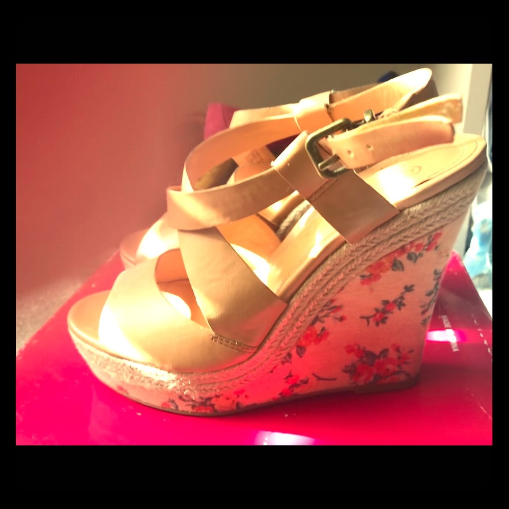 Jessica Simpson wedges size 7
